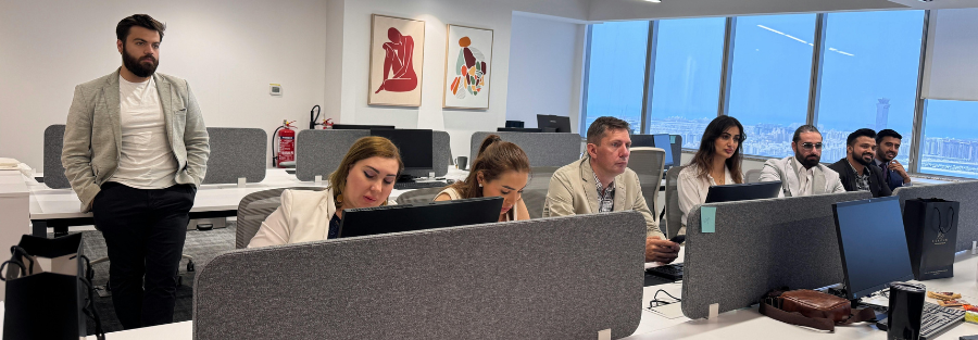 desk coworking Dubai vs hot desk